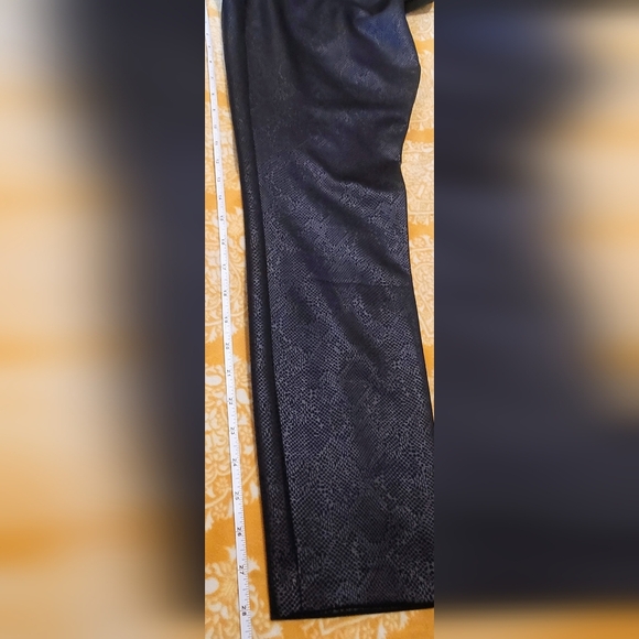 NYCC Black Textured Leggings Women’s Size L Faux Leather Look Stretch Pants... - Picture 6 of 9